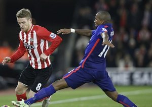 اشلی یانگ - استیون دیویس