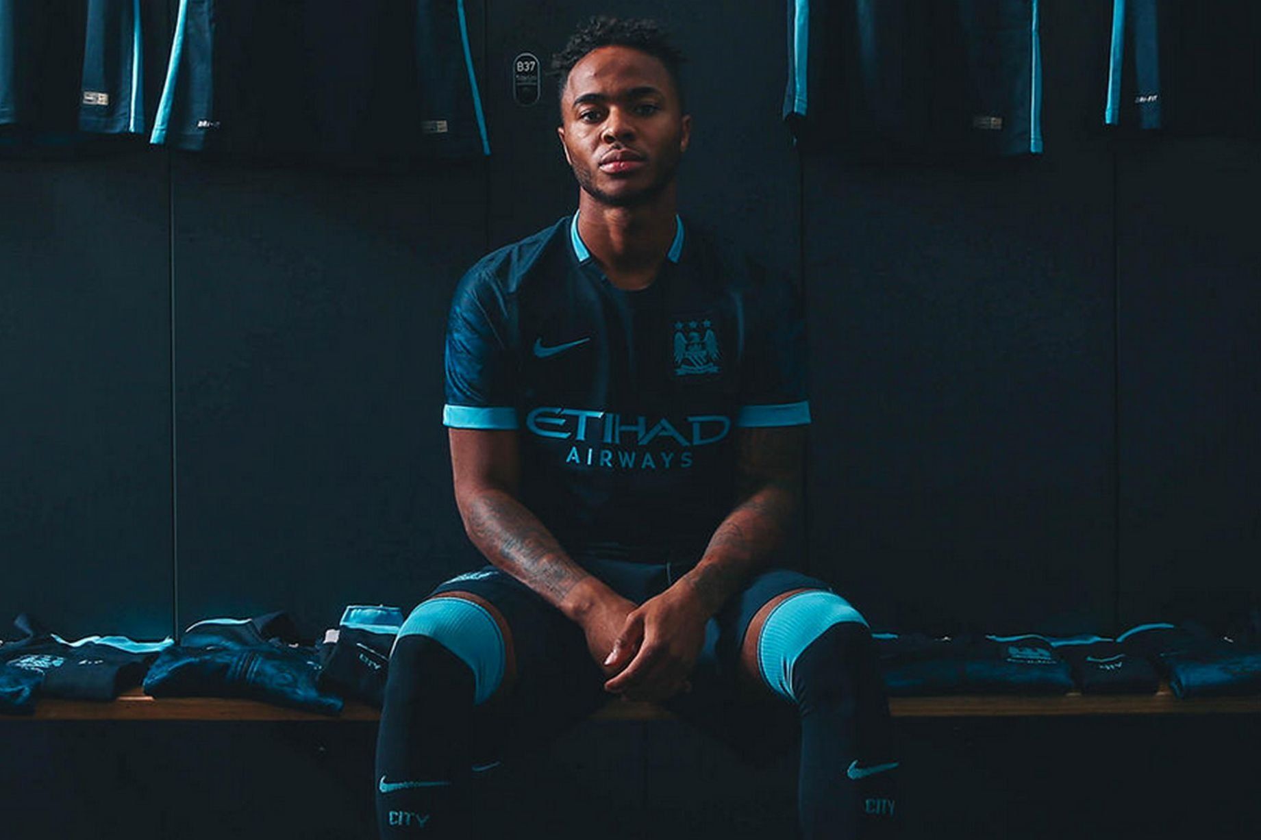 Manchester City - Away Kit - 2015-2016 -05.jpg