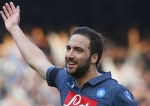 گونزالو ایگواین|ناپولی 3 - 3 کالیاری / سری آ