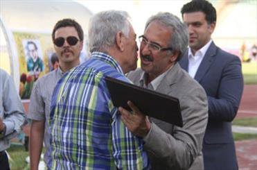 نظمی: تیم‌های نظامی بانی خیر هستند!