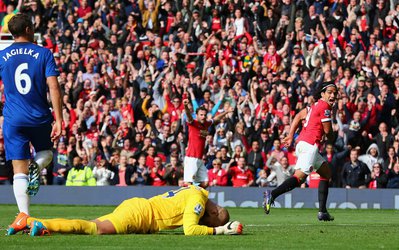 «کوکو» طوطی‌ای که با هر گل فالکائو خوشحالی می‌کند