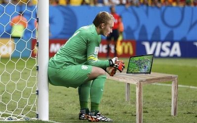 ترول روز | ژست جالب دروازه بان تیم ملی هلند سوژه شبکه های اجتماعی شد