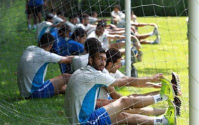 محمدرضا مهدوی: استقلال مشکل مالی نداشته باشد، قهرمان است