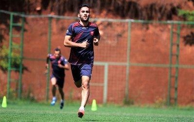 صادقیان در درفشی‌فر حضور پیدا کرد