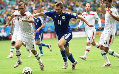 مربی تیم امید: بوسنی با امثال قطر قابل مقایسه بود؟!/ برای جام ملت‌ها جوانگرایی کنیم