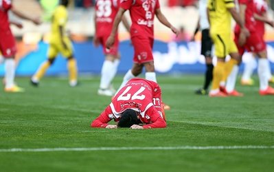 حاشیه‌های پرسپولیس - راه آهن | حیان کن رها کن هواداران خطاب به درخشان و خودزنی مهاجم پرسپولیس/خوشحالی خاص منوچهری