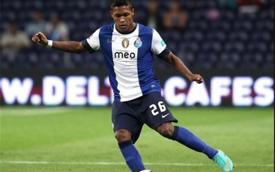 دفاع چپ پورتو در فهرست خرید بانوی پیر