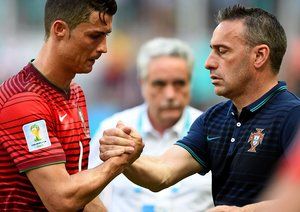 کریستیانو رونالدو|دست دادن کریس رونالدو بعد از اتمام مسابقه مقابل تیم ملی آلمان .