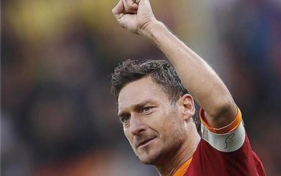 توتی: قبل از اینکه از خودم دلقک بسازم کفش‌هایم را آویزان می‌کنم