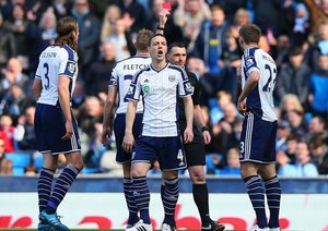 گارت مک آولی