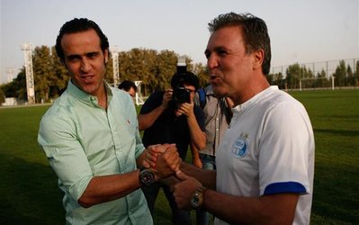 حاشیه‌های تمرین ستارگان | تشویق کریمی و حضور فردوسی‌پور / پیشکسوتان داوری سئوال‌پیچ شدند