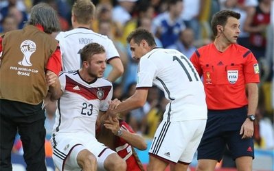 خاطره جالب داور فینال جام جهانی / ریتزولی: مدافع آلمان سمت من آمد و پرسید این بازی فینال جام جهانی است؟!