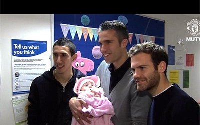 گزارش تصویری | اقدام ارزشمند 3 ستاره منچستر یونایتد در شب کریسمس