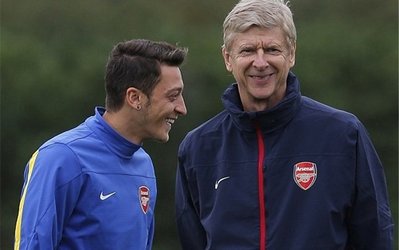 اوزیل: از داشتن مربی همچون ونگر خوشحالیم