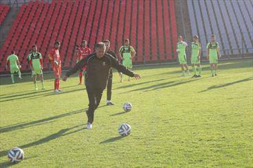 تیم ملی فوتبال مقابل صدرنشین لیگ برتر آفریقای جنوبی شکست خورد