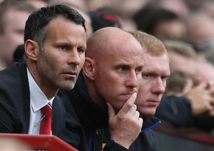 پل اسکولز - گیگز - بات