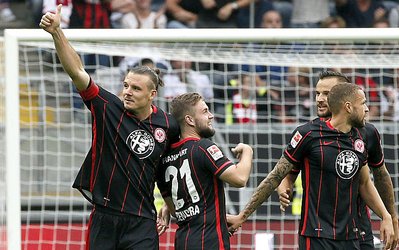 بوندسلیگا | فرانکفورت 6 - کلن 2 / پیروزی عقاب‌ها در پرگل‌ترین دیدار هفته