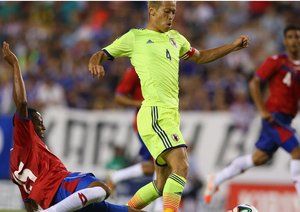 كيسوکه هوندا|تکل خطرناک بازیکن کاستاریکا روی پای هوندا