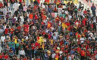 حاشیههای فولاد - پرسپولیس | حضور جنابخان در ورزشگاه و افزایش تعداد هواداران پرسپولیس