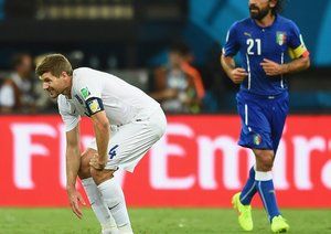 آندره آ پیرلو  ˣاستیون جورج جرارد|عکس العمل های دو بازیکن بازی ساز اصلی تیم ملی ایتالیا و انگلستان.