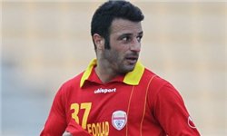 بنیادکار برای حذف نشدن به آب و آتش می‌زند