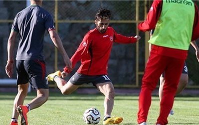 پيشگويي سرخپوشان نتيجه داد؛ صادقیان از صبح چهارشنبه در فهرست 18 نفره پرسپولیس بود