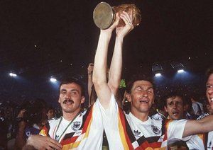 استفان رویتر - یرگن کوهلر - آوگنادلر|قهرمانی تیم ملی آلمان در سال 1990