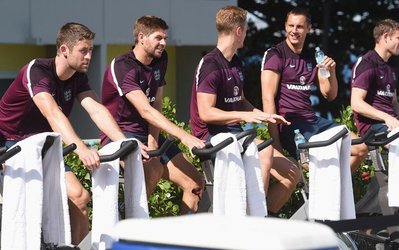 استیون جرارد: می‌خواهیم تا جایی که ممکن است در برزیل بمانیم