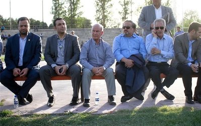 هدیه عضو هیئت مدیره استقلال به بازیکنان