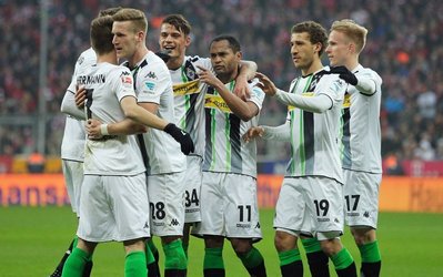 بوندسلیگا | بایرن 0 - مونشن‌گلادباخ 2 / اشتباه مرگبار نویر و شکست مونیخی‌ها