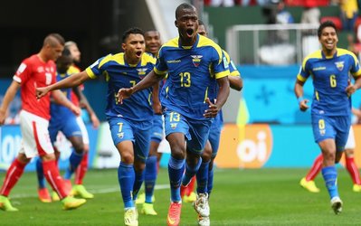 نیمه اول: سوئیس 0 – اکوادور 1 / شاگردان هیتسفیلد اسیر انگیزه‌ی اکوادوری‌ها در نیمه‌ی اول