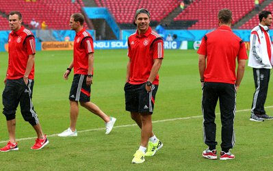 پودولسکی دیدار با الجزایر را از دست داد