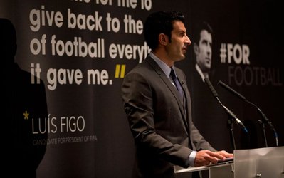 گزارشی از تبعات انصراف لوییس فیگو از کاندیداتوری فیفا گزارش می‌دهد / شاهزاده اردنی، تنها رقیب بلاتر + متن کامل بیانیه فیگو