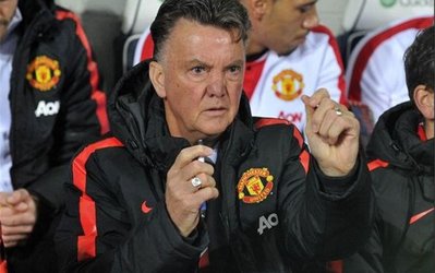 فن‌خال طوری بر سرم فریاد زد که دندان‌های مصنوعی‌اش به پرواز درآمدند!