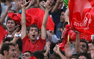 تشکر کانون هواداران باشگاه پرسپولیس از مهدی تاج