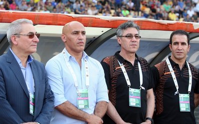 منصوریان پس از توافق با نفت: جلسه خوبی با استقلال داشتم اما نمی‌خواستم نفتی‌ها را دور بزنم / در جزئیات هم توافق کردیم