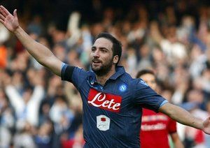 گونزالو ایگواین|ناپولی 3 - 3 کالیاری / سری آ