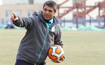 همدانی: مظلومی حتماً به کلاس‌های پیشرفته رفته است که با اطمینان حرف می‌زند