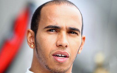 قهرمان فرمول یک میهمان ویژه دیدار آرسنال و من‌سیتی+عکس