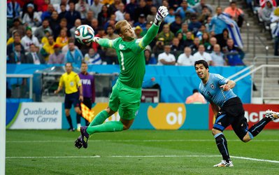 نیمه اول: اروگوئه 1 - انگلیس 0 / پیروزی اروگوئه در نیمه اول با گل سوارز