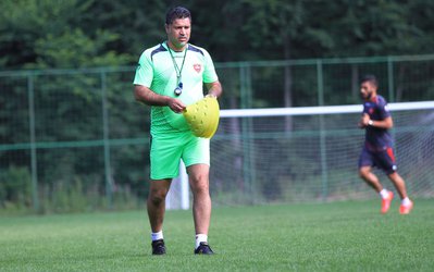 پا به توپ شدن دایی در ترکیه/احتمال حضور حسینی در الجیش