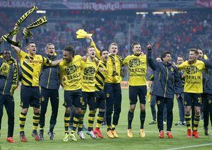 شادی بازیکنان دورتموند|بایرن مونیخ 1 (0) - (2) 1 بوروسيا دورتموند / جام حذفی آلمان