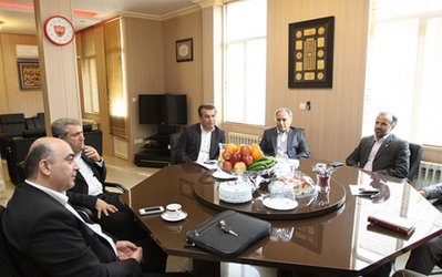 حاشیه های مراسم رونمایی از پیراهن پرسپولیس/ غیبت رحیمی و سیاسی