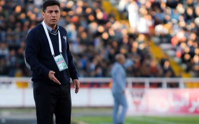 قلعه‌نویی: بیک‌زاده را بردند و مصدوم کردند / برخی بازیکنان هنوز از فضای جام جهانی خارج نشده‌اند