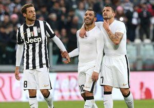 شادی بازیکنان یووه|یوونتوس 2 - 0 کیه وو / سری آ