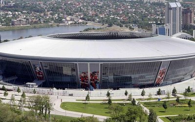 آسیب به بخش‌هایی از ورزشگاه اختصاصی شاختار دونتسک بر اثر انفجار