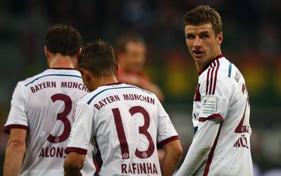 بوندسلیگا | فرانکفورت 0 - بایرن 4 / با هت‌تریکِ مولر، بایرن جایگاهش در صدر را محکم‌تر کرد / توقف لورکوزن و شکست شالکه