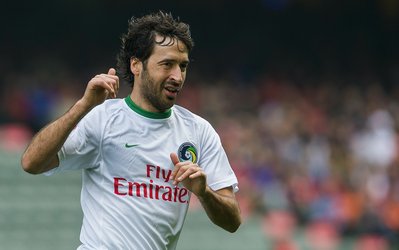 خداحافظی رسمی جهان فو‌تبا‌ل با رائول گونسالس