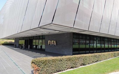 اتفاق روز | دستگیری 6 مقام بلند پایه فیفا / اتهام: دریافت ۱۰۰ میلیون دلار رشوه در خاک آمریکا