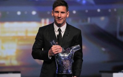 مسی: بدون هم‌تیمی‌هایم بازیکن سال یوفا نمی‌شدم